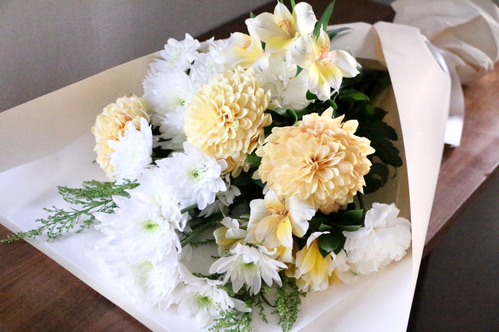 黄色・オレンジ色のお供え花束