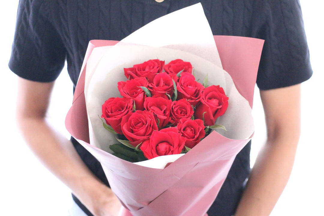 赤いバラの花束