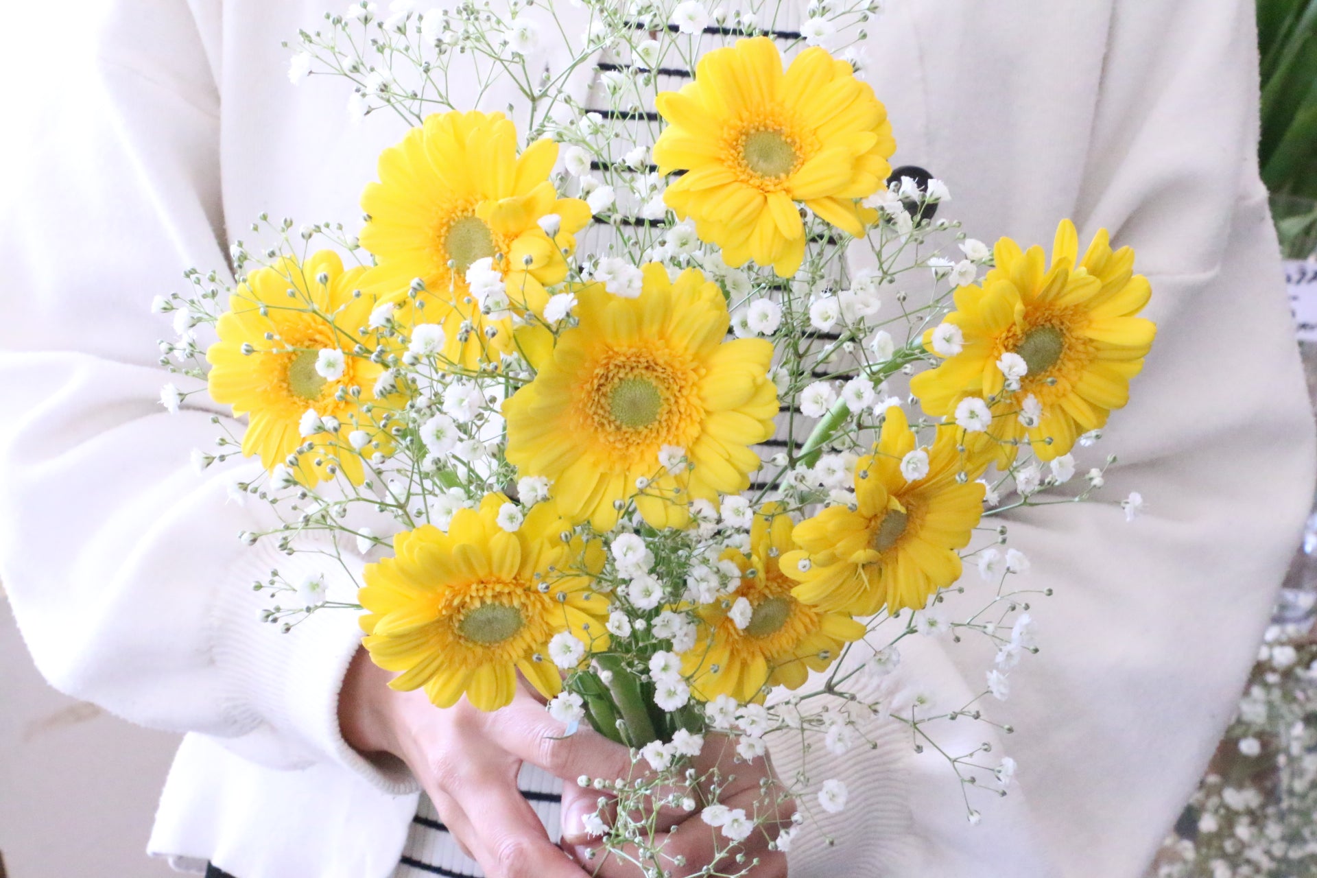 カスミソウとガーベラの花束・ブーケ