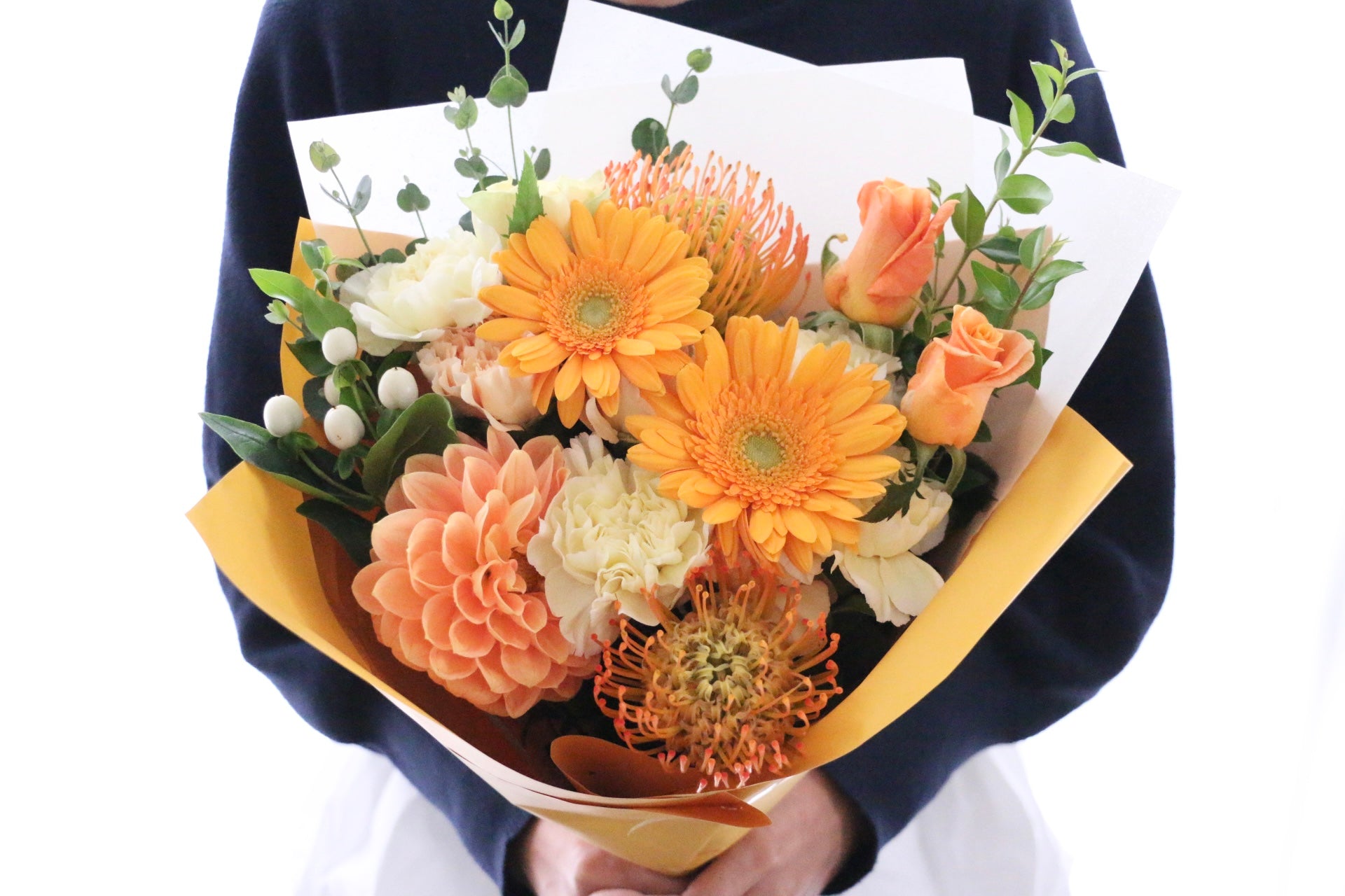 はっふ〜 ‼️UDクオンハイルーフ専用ルーフラックmini大花束オレンジ仕様 黄色・オレンジ色の花束 8,000円 – 花・花束の通販サイト｜HanaTaku