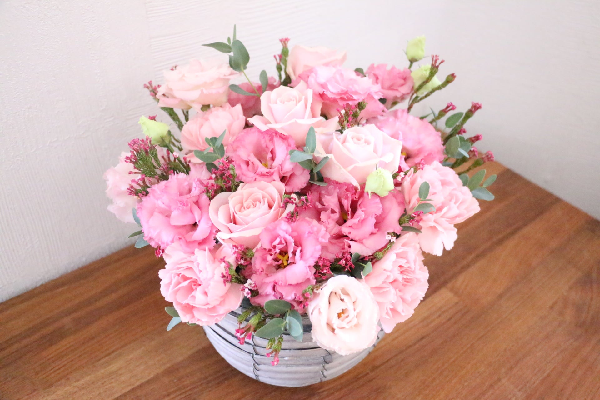 ピンク系のアレンジメント 9,000円 – 花・花束の通販サイト｜HanaTaku