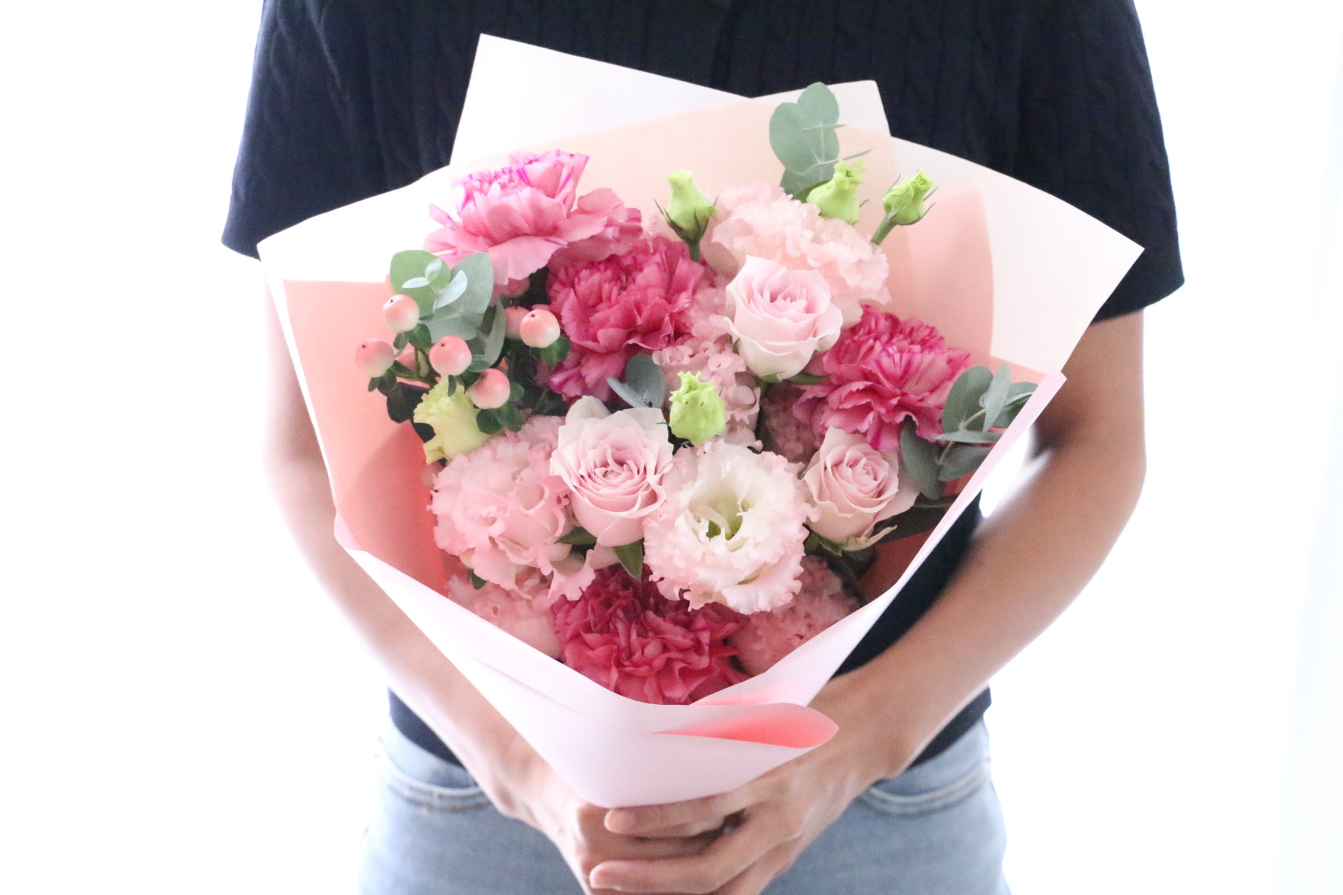 造花のピンク花束 ピンク系の花束 6,000円 – 花・花束の通販サイト｜HanaTaku