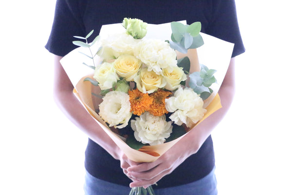 黄色バラ入りの花束 Sサイズ 5,000円