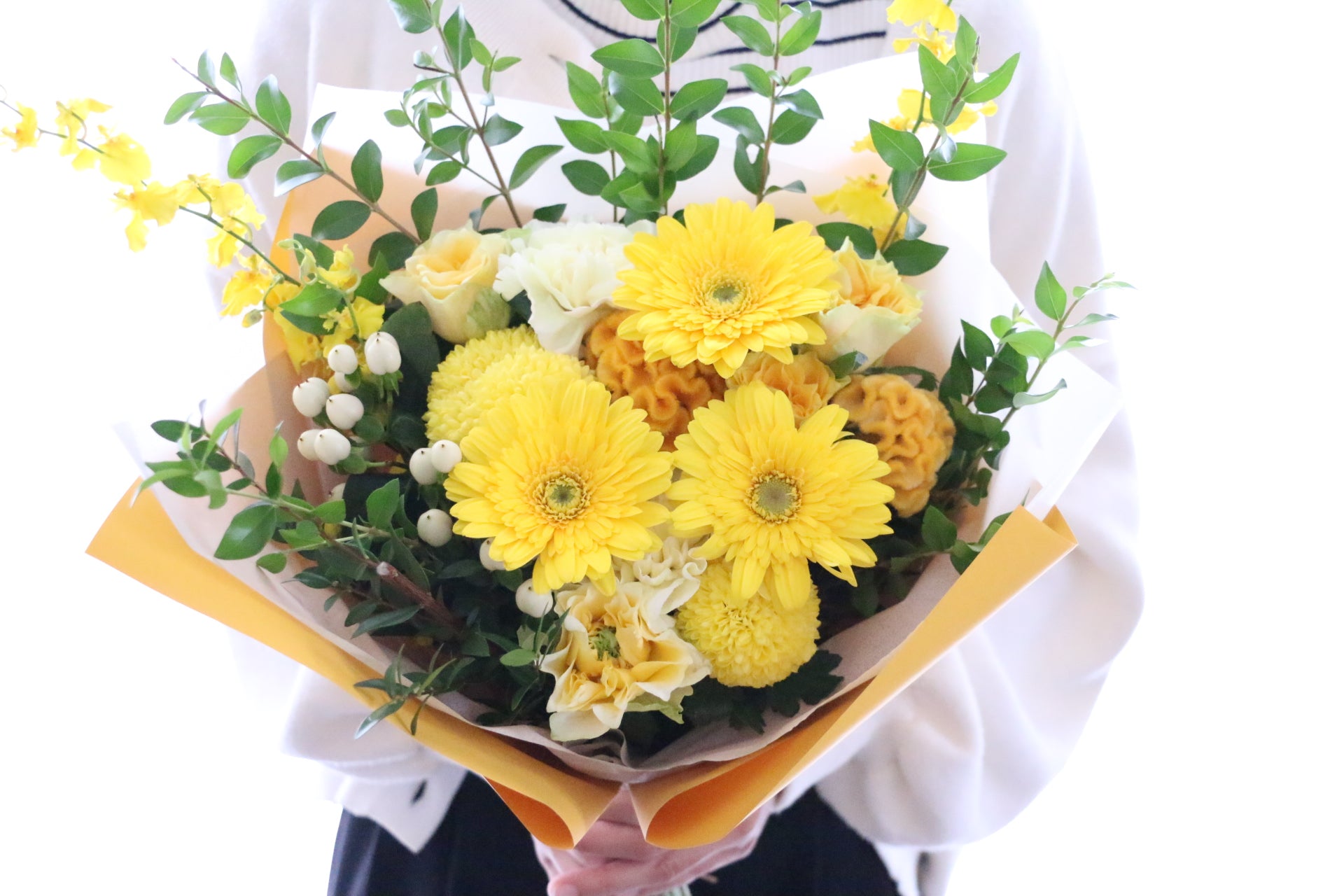 傘寿（80歳）・米寿（88歳）祝い】黄色の花束 Lサイズ – 花・花束の