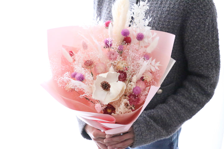 ピンク色のドライフラワーの花束 Lサイズ(パームフラワー入り) 8,000円