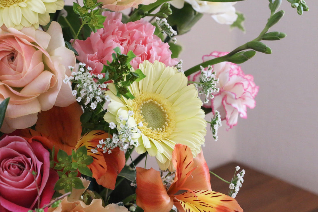 ピンク・黄色のアレンジメント  9,000円