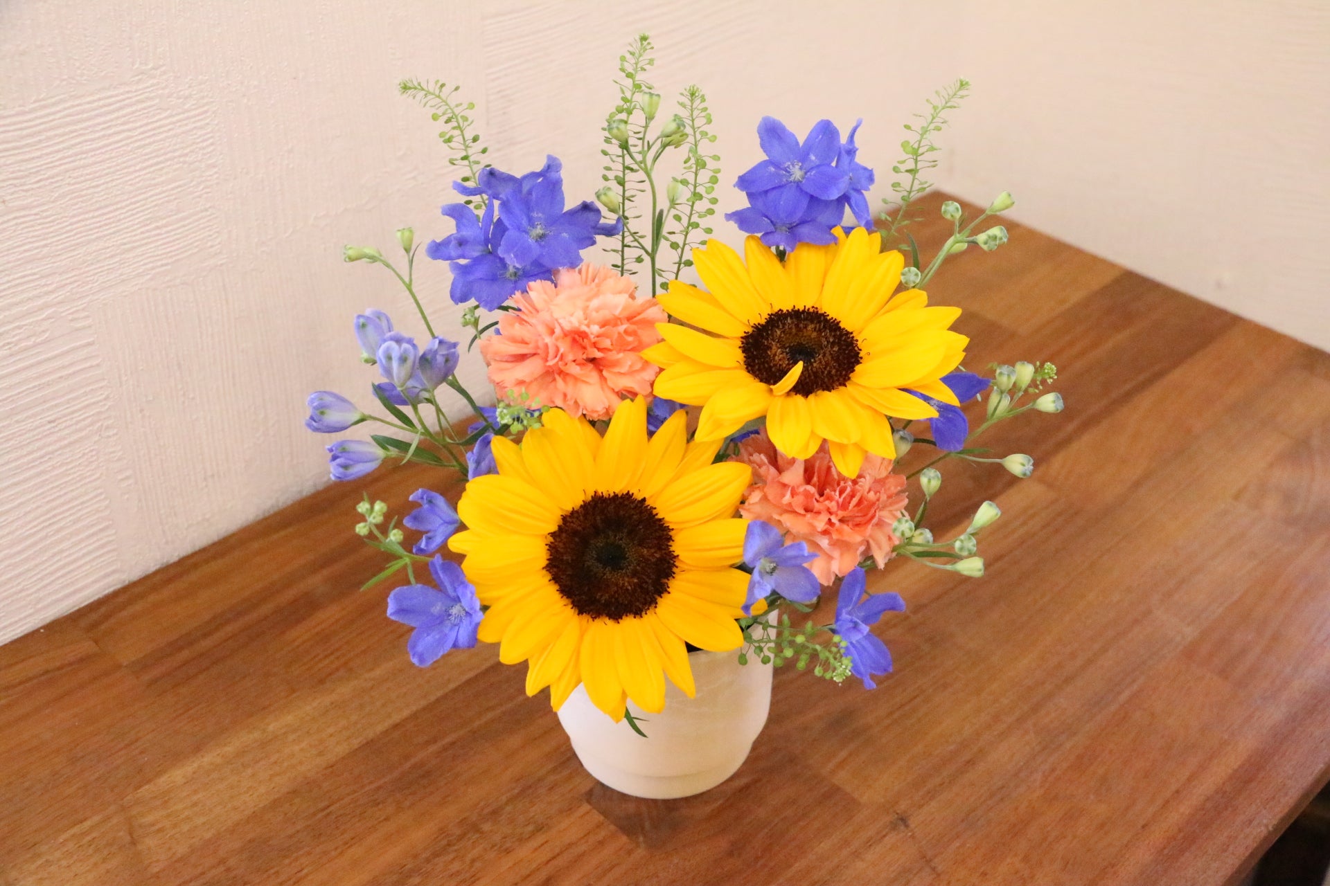 父の日限定】ひまわり入りのアレンジメント Sサイズ – 花・花束の通販