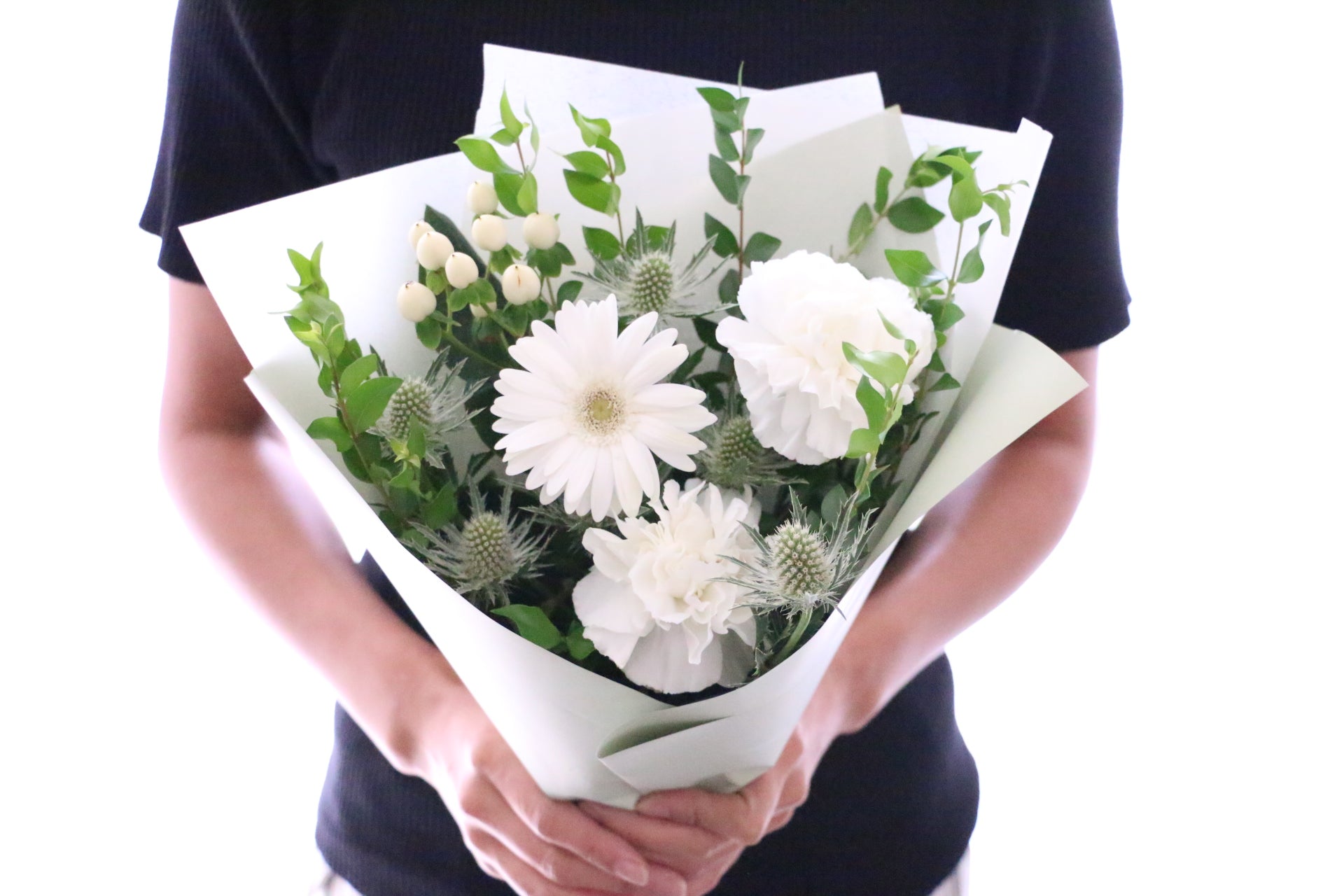 【クリスマス切り花＊ブーケ＊花束】南天＊松葉＊椿の蕾＊山茶花の蕾＊クチナシ＊他 kd-f21j5169.jpg