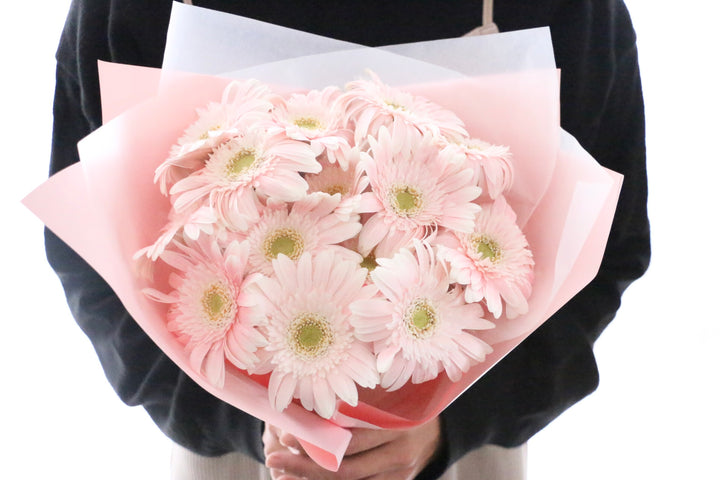 ピンク色のガーベラの花束(14本)-誇りに思います