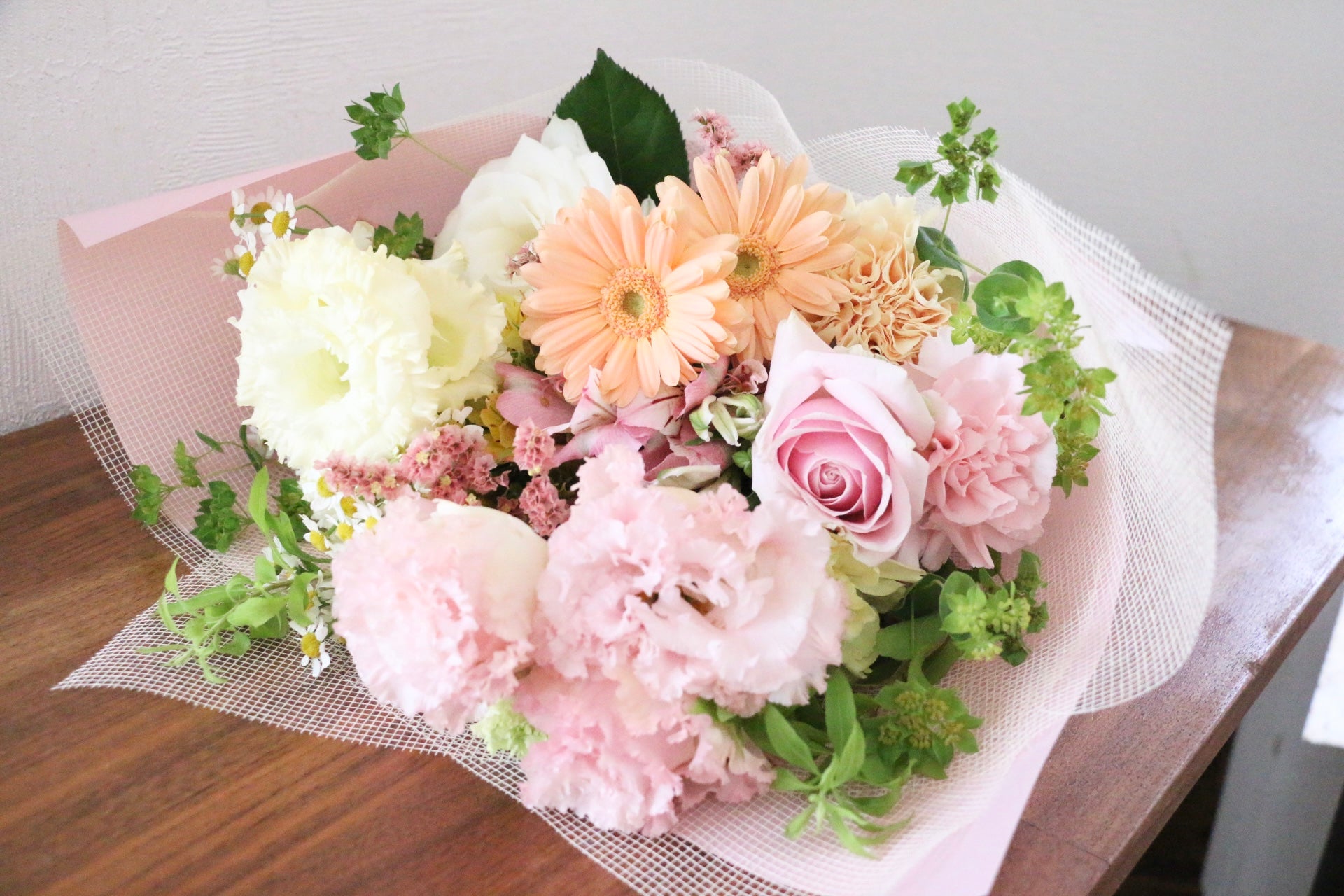 ピンク・黄色の花束 7,000円 – 花・花束の通販サイト｜HanaTaku