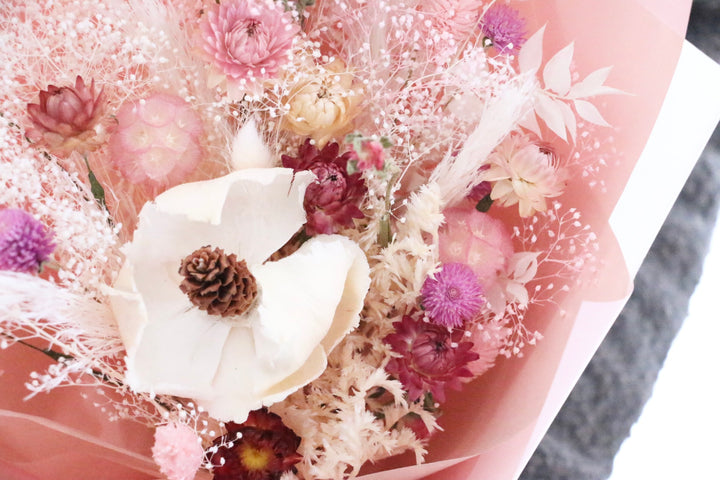 ピンク色のドライフラワーの花束 Lサイズ(パームフラワー入り) 8,000円