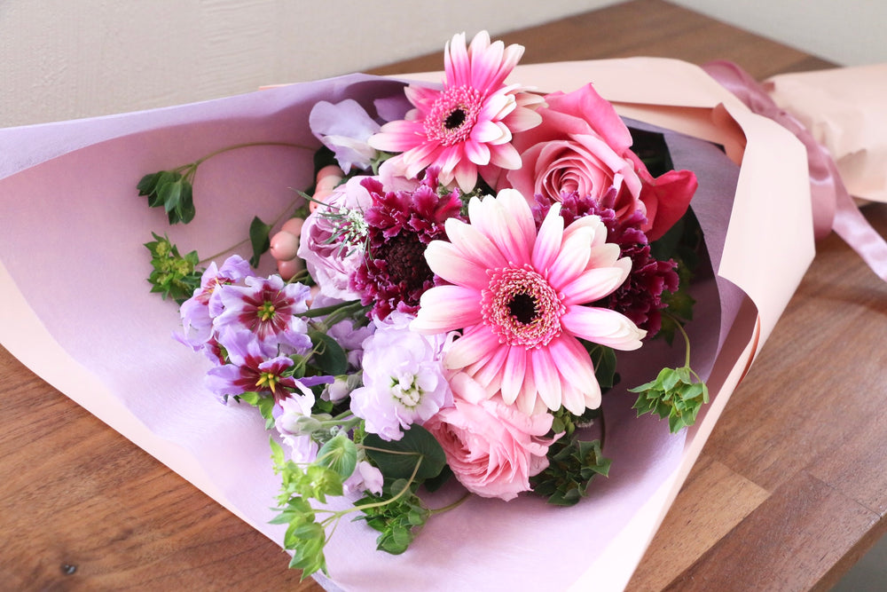 紫・ピンクの花束 5,000円サイズ