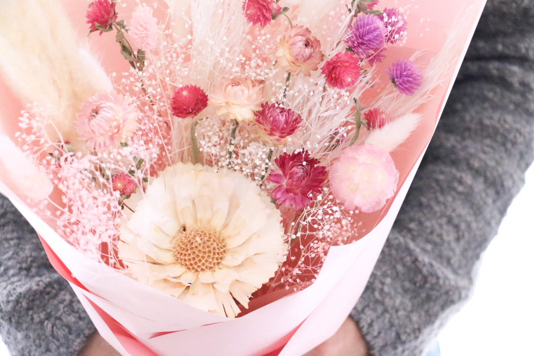 ピンク色のドライフラワーの花束 Mサイズ 5,000円