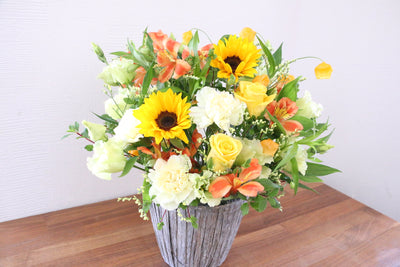 ひまわり入りアレンジメント 10,000円