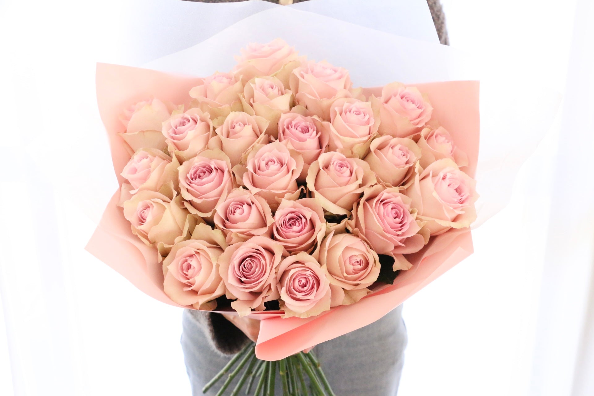 25本のバラの豪華な造花です 25本のピンク色のバラの花束-あなたの幸せを祈っています – 花・花束の