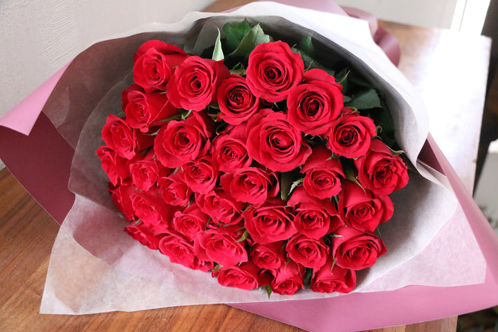 34本の赤いバラの花束