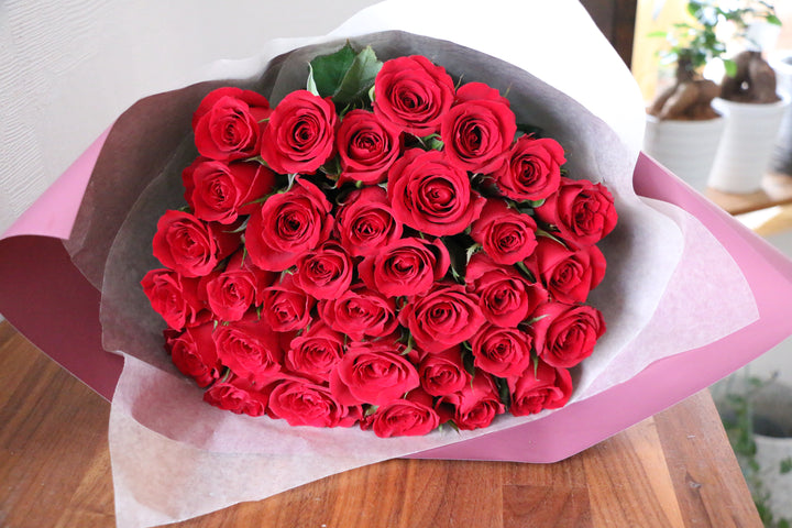 34本の赤いバラの花束