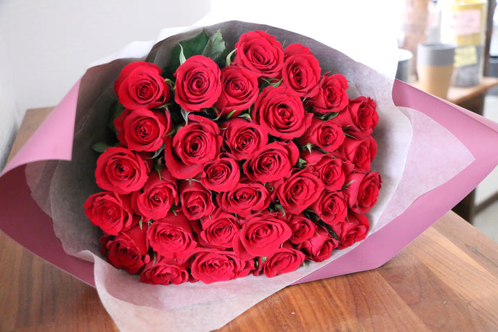 34本の赤いバラの花束