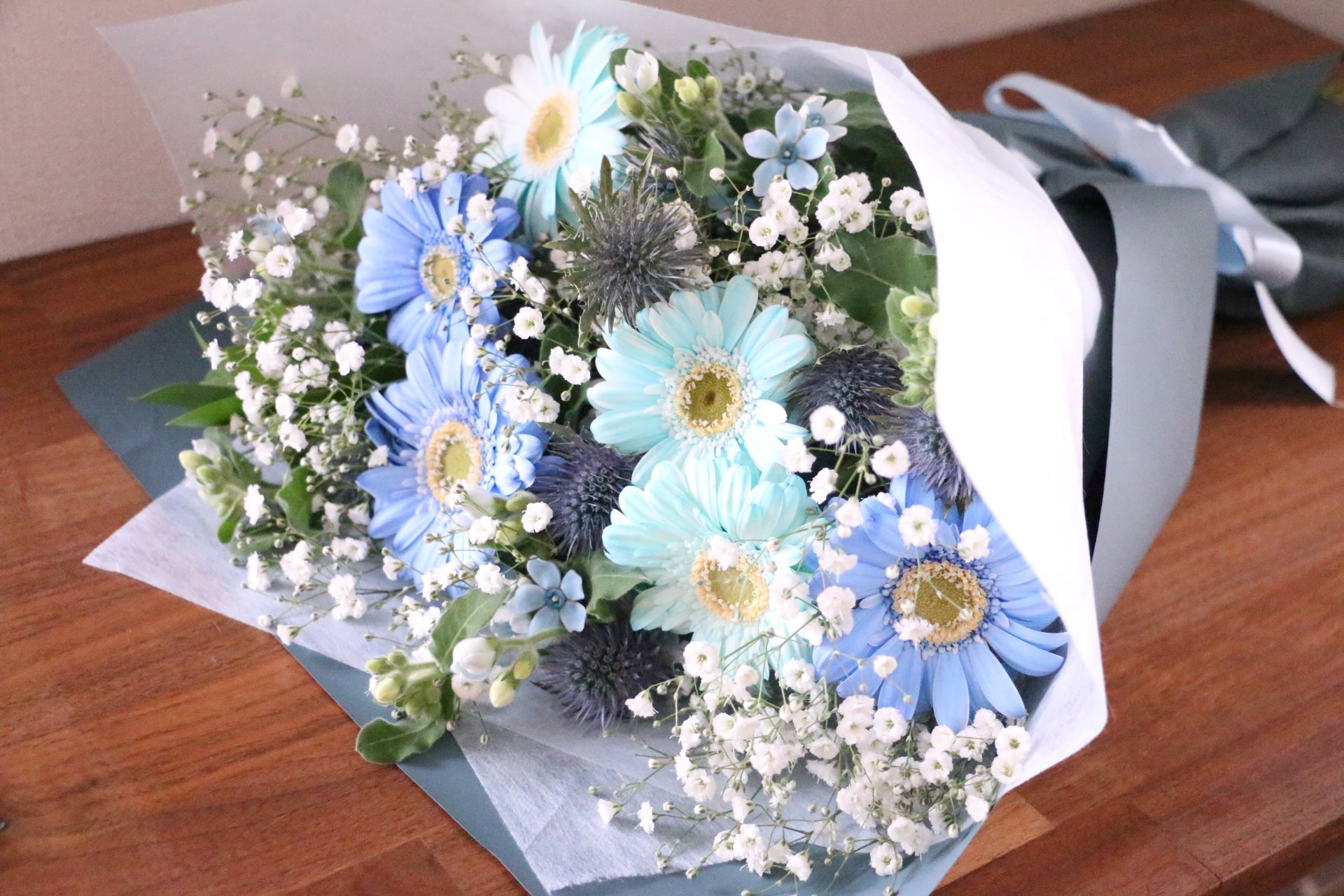 誕生日の彼氏に贈る花束｜花言葉から選び方・渡し方ガイド