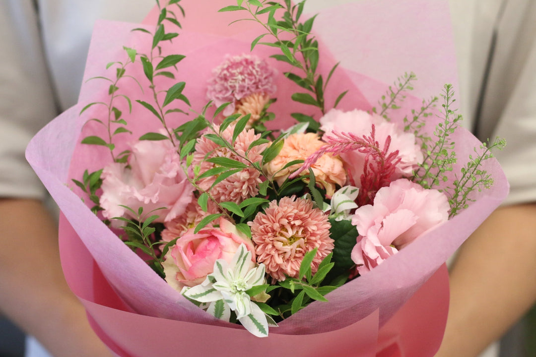 プロポーズの花束でバラ以外のおすすめのお花（16種類）を花屋がご紹介します。