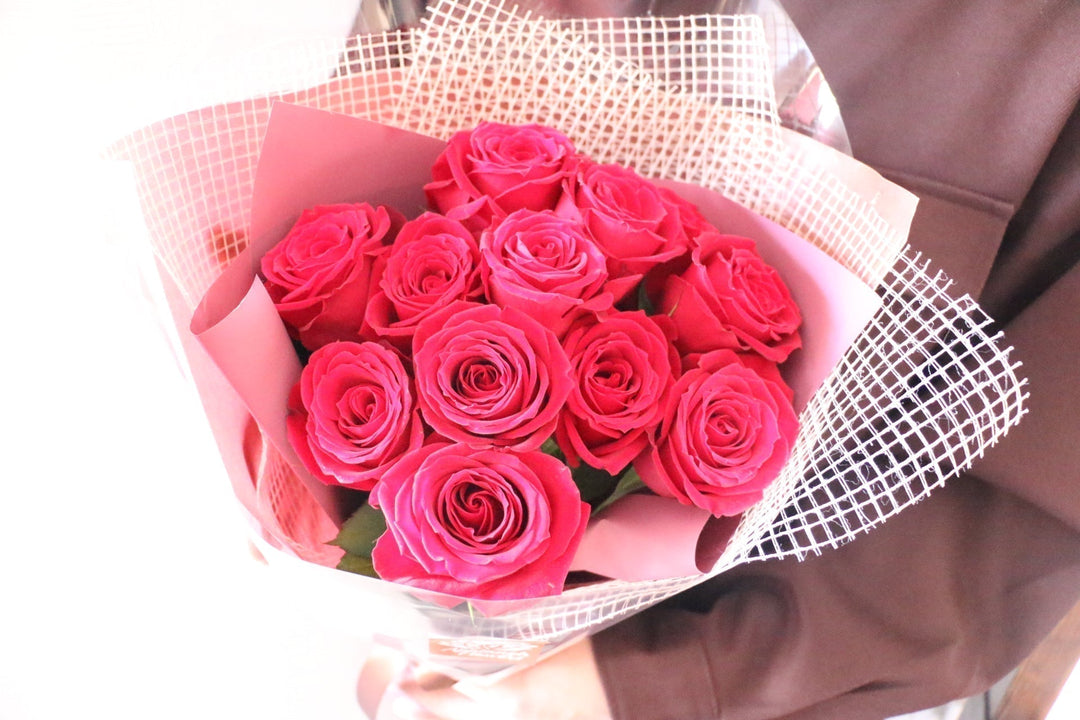 プロポーズに贈るバラの花束の本数とその意味は？おすすめや花言葉をご紹介します。