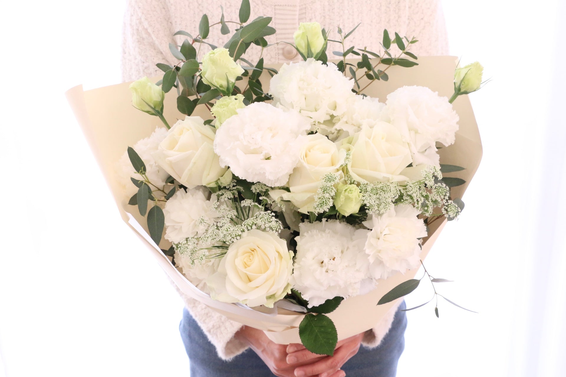 卒業式に贈る花束の価格相場｜相手別におすすめの金額をご紹介！