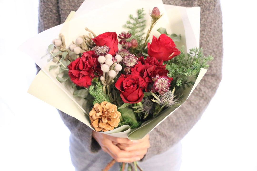 クリスマスに贈る彼女への花束｜プレゼントとして喜ばれるフラワーギフトの選び方