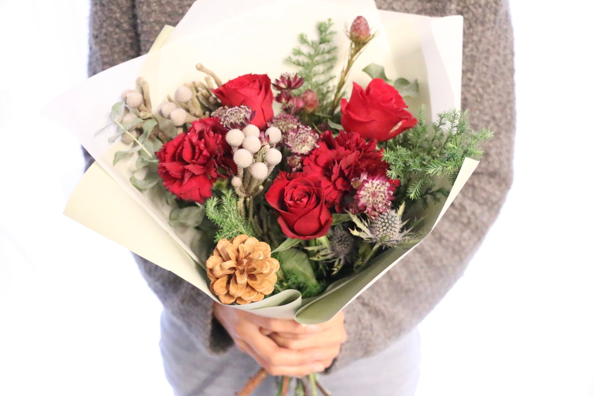 クリスマスに贈る彼女への花束｜プレゼントとして喜ばれるフラワーギフトの選び方