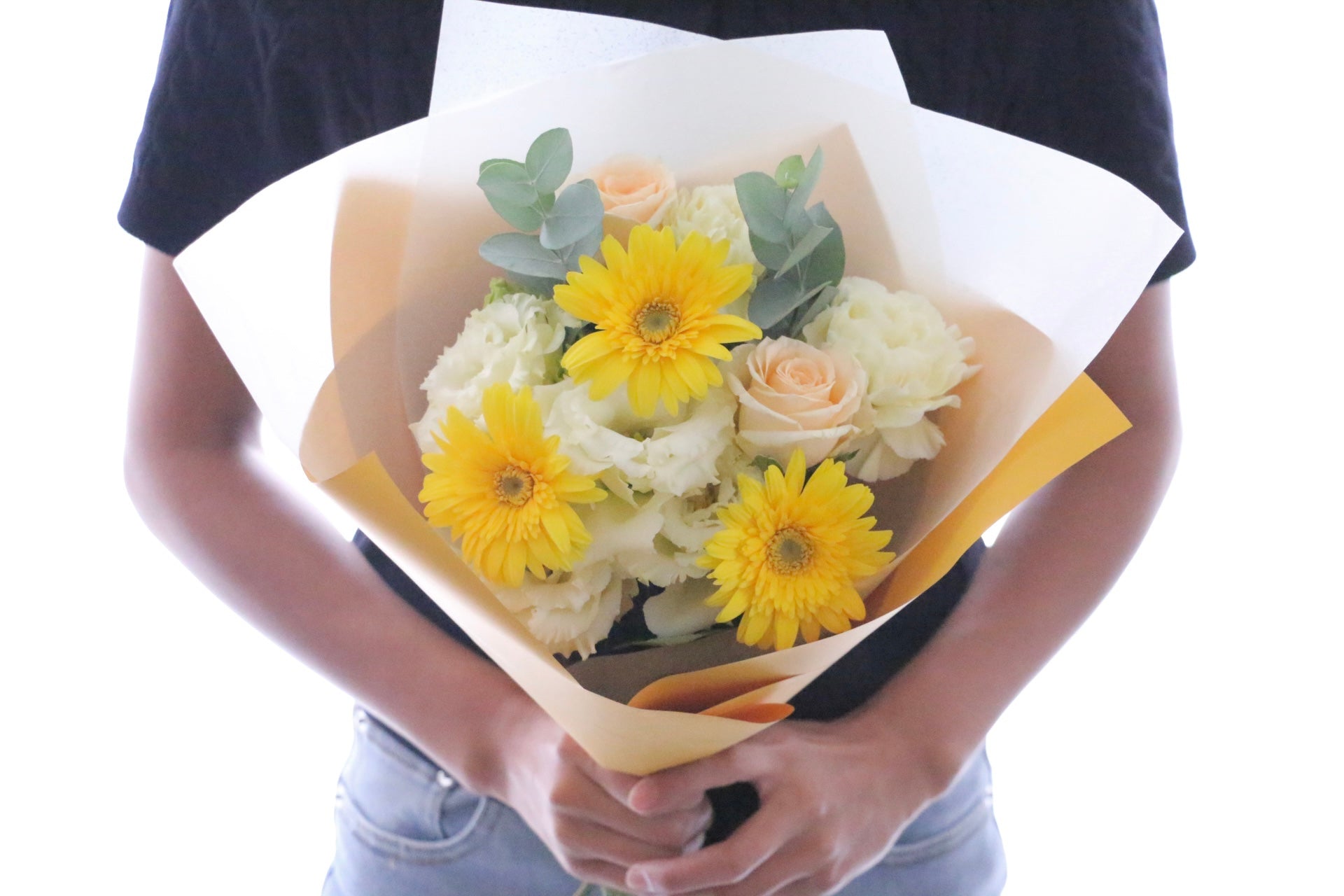 黄色ガーベラ入りの花束 Mサイズ 4,000円 – 花・花束の通販サイト