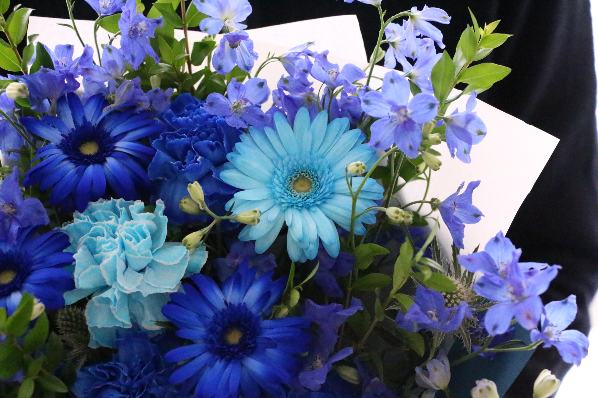 水色・青・白の花束 8,000円 – 花・花束の通販サイト｜HanaTaku