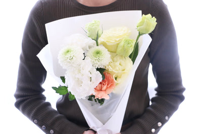 【供花】白色・黄色・オレンジ色のお供え花束 3,000円