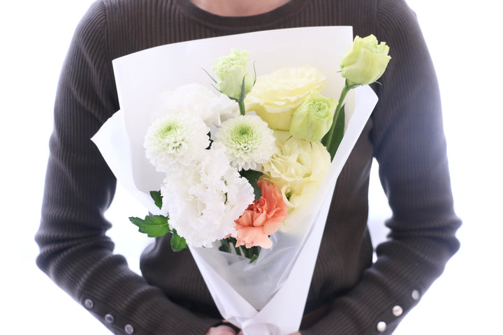 【供花】白色・黄色・オレンジ色のお供え花束 3,000円