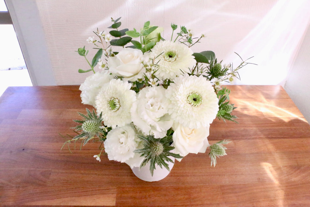 白・グリーンのアレンジメント 7,000円