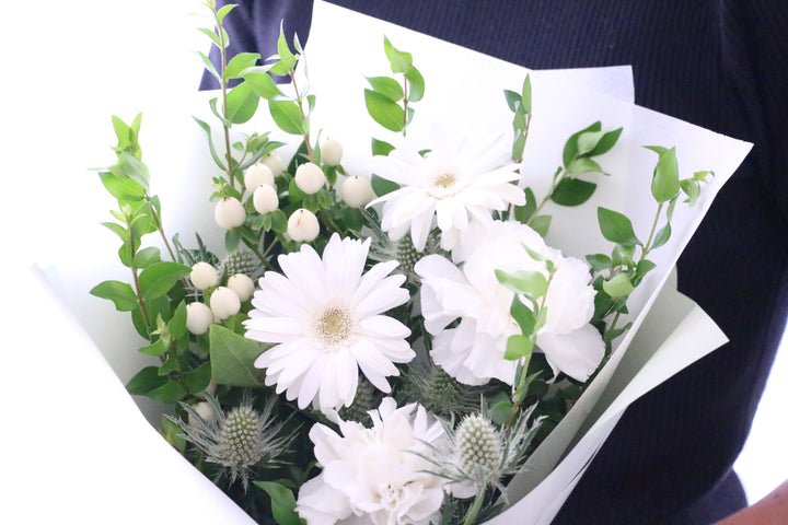 白・グリーンの花束 4,000円