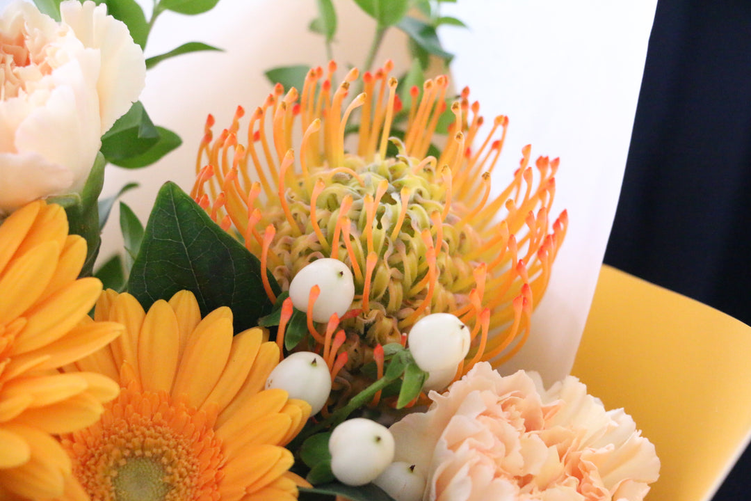黄色・オレンジ色の花束 6,000円
