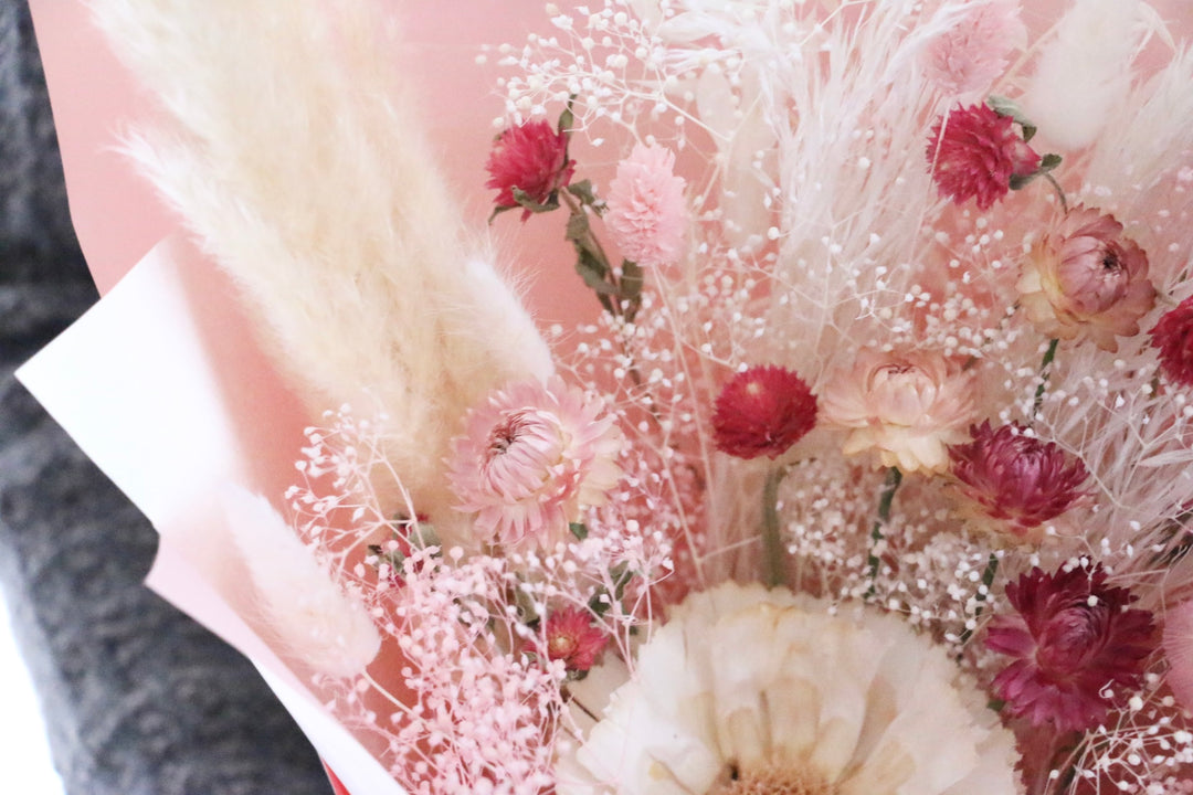 ピンク色のドライフラワーの花束 Mサイズ　5,000円