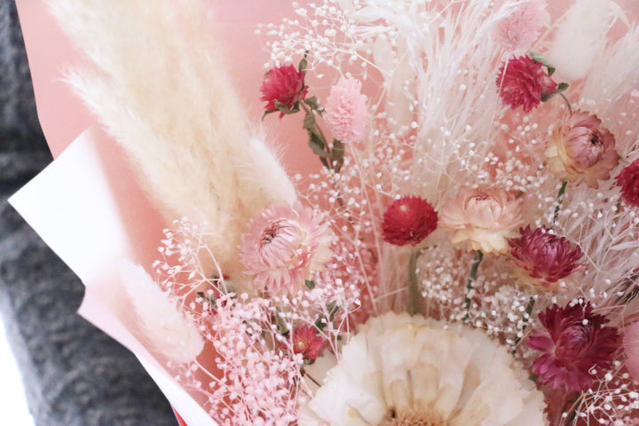 ピンク色のドライフラワーの花束 Mサイズ　5,000円