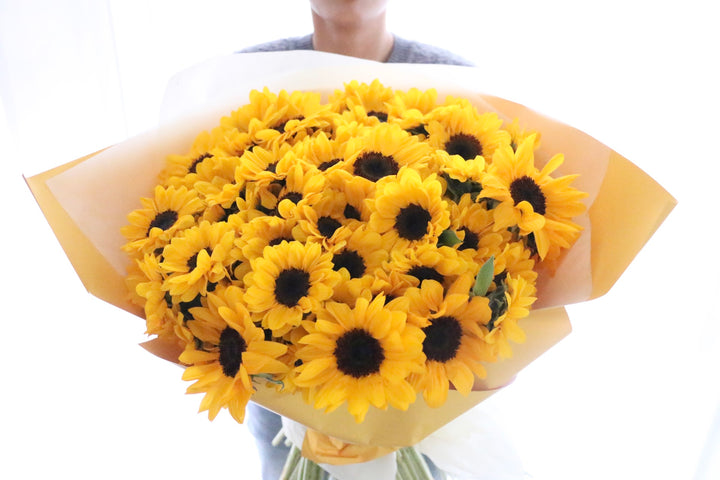 ひまわりの花束（100本）-100％の愛