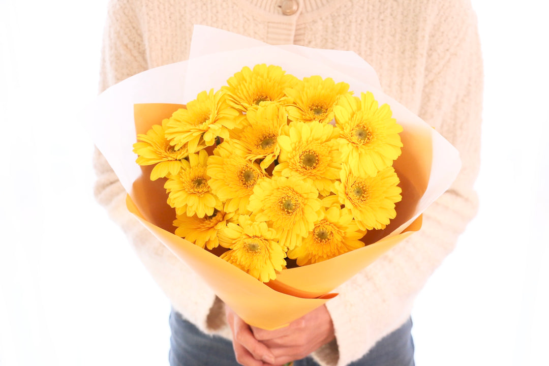 黄色のガーベラの花束（14本）-誇りに思います