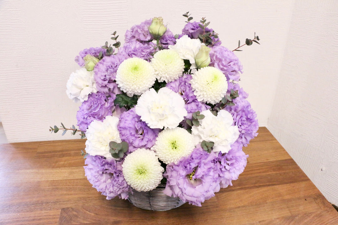 白色・紫色のお供えアレンジメント 9,000円
