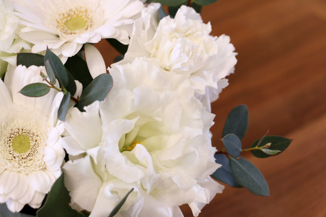 【供花】白色・グリーンのお供えアレンジメント 4,000円