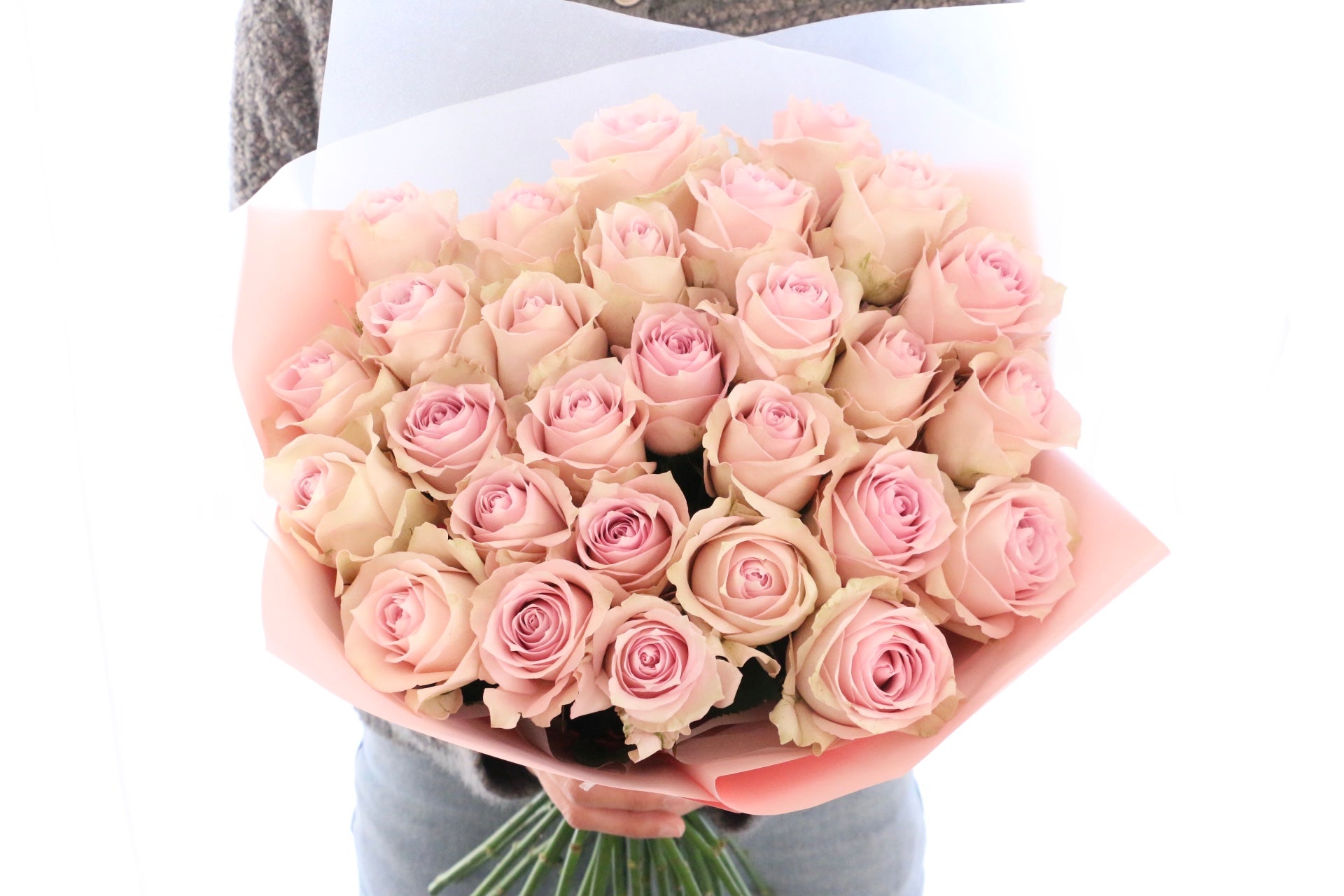 ともこページ ピンクの薔薇花束 28本のピンク色のバラの花束-あなたを愛し続けます – 花・花束の通販