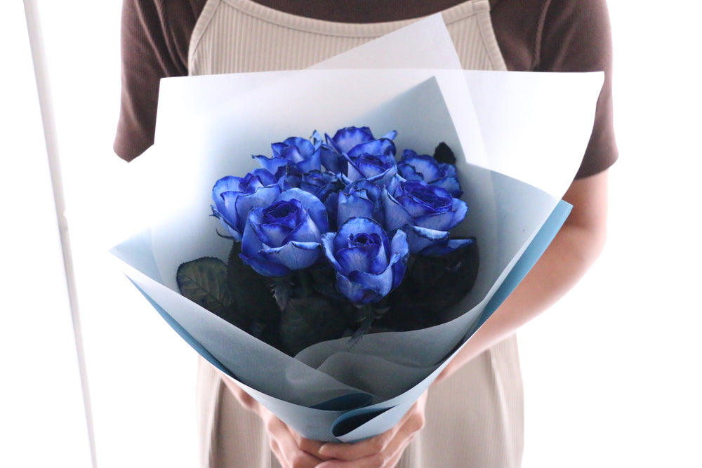10本の青いバラの花束