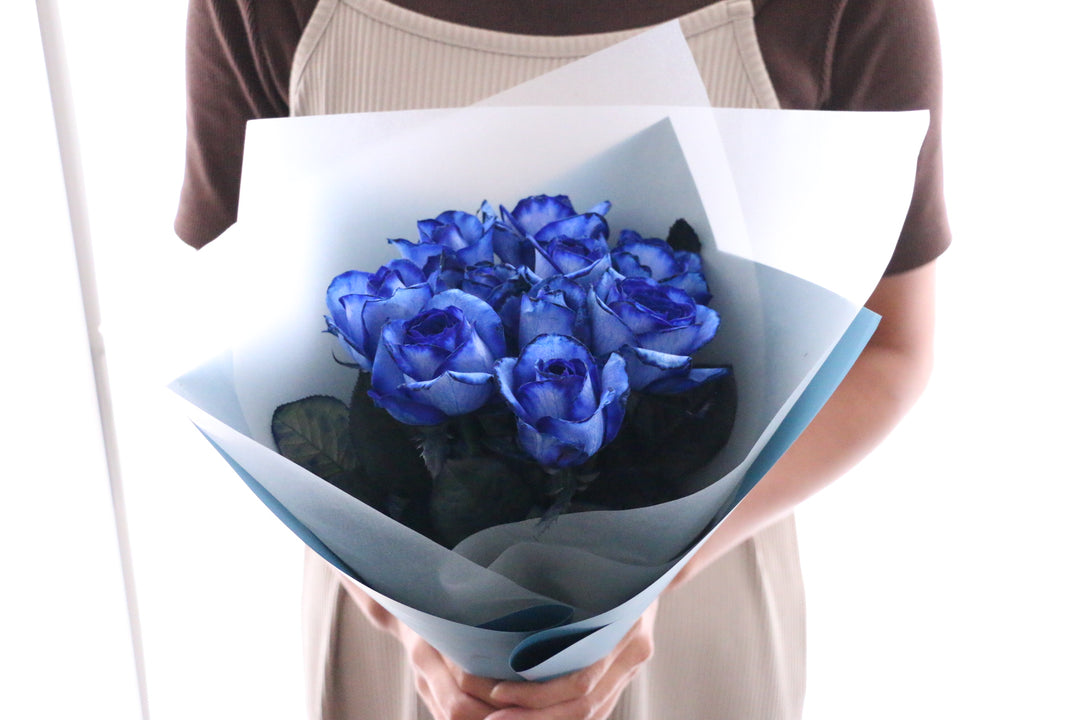 10本の青いバラの花束