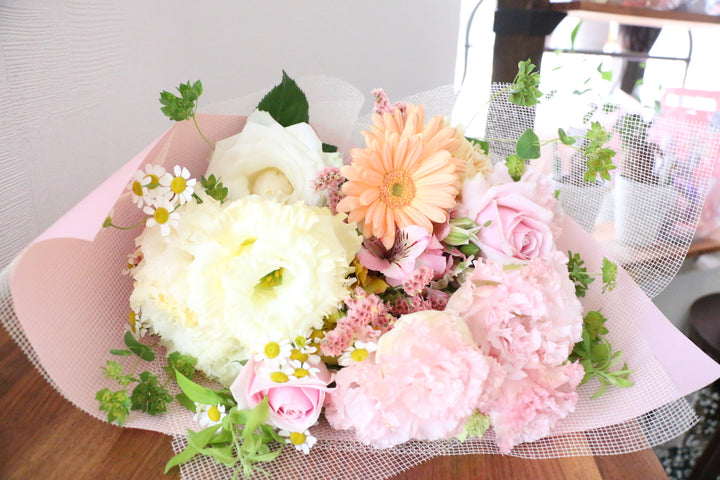ピンク・黄色の花束　8,000円サイズ
