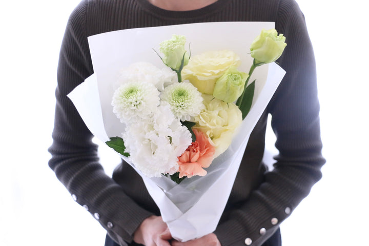 【供花】白色・黄色・オレンジ色のお供え花束 4,000円