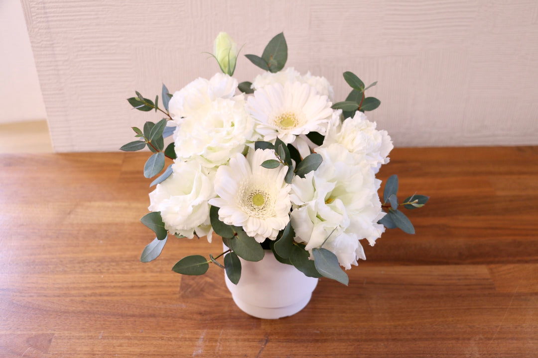 【供花】白色・グリーンのお供えアレンジメント 4,000円