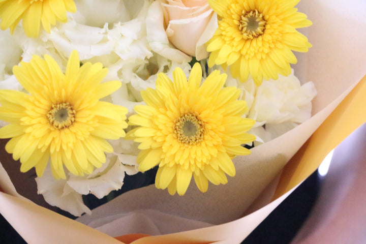 黄色ガーベラ入りの花束 Lサイズ 5,000円