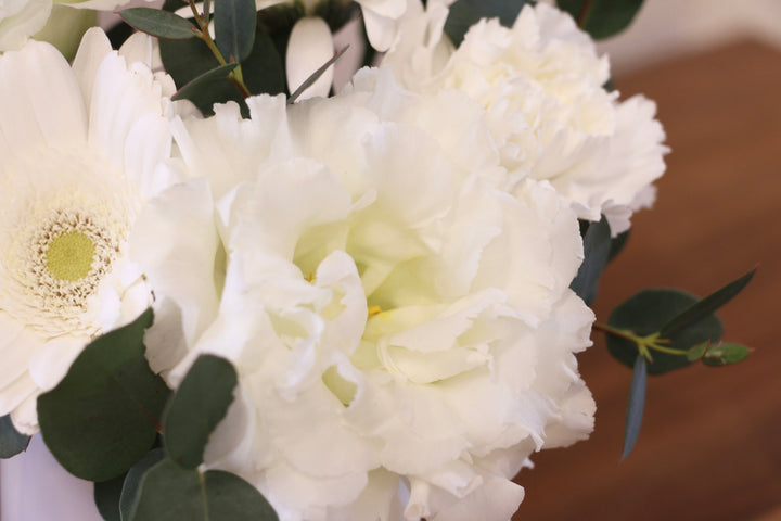 【供花】白色・グリーンのお供えアレンジメント 3,000円