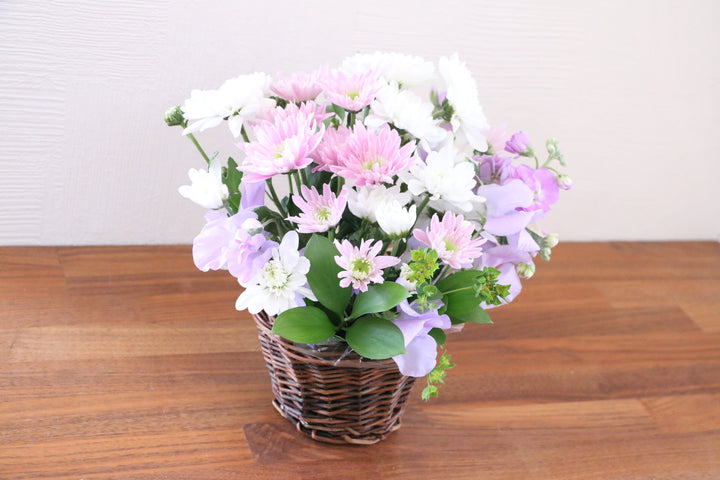 【供花】白色・ピンク色・紫色のお供えアレンジメント Sサイズ